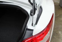 Load image into Gallery viewer, Trim Seal Vertical Bulb (Large Bulb) Lock Seal (Trunk Seal) 0.87" Bulb Height X 0.039" to 0.22" Grip Range